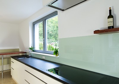 Fitted Kitchen in cream white