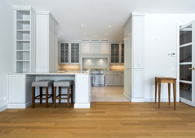 Kitchen with Frame Fronts