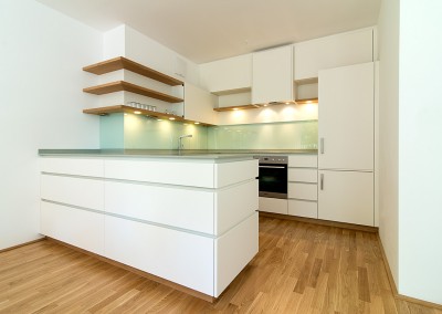 Fitted kitchen in color