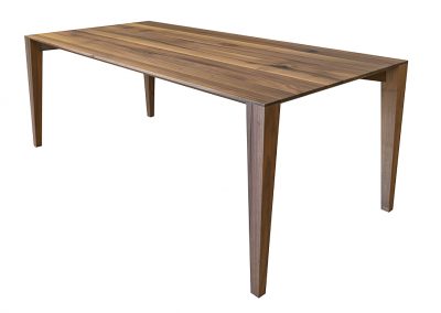 Dining table in european walnut